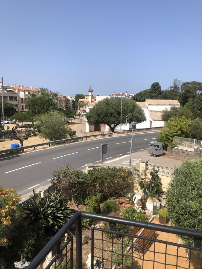 1R Pis Al Port-Terrassa I Jardi Apartment Llanca Bagian luar foto